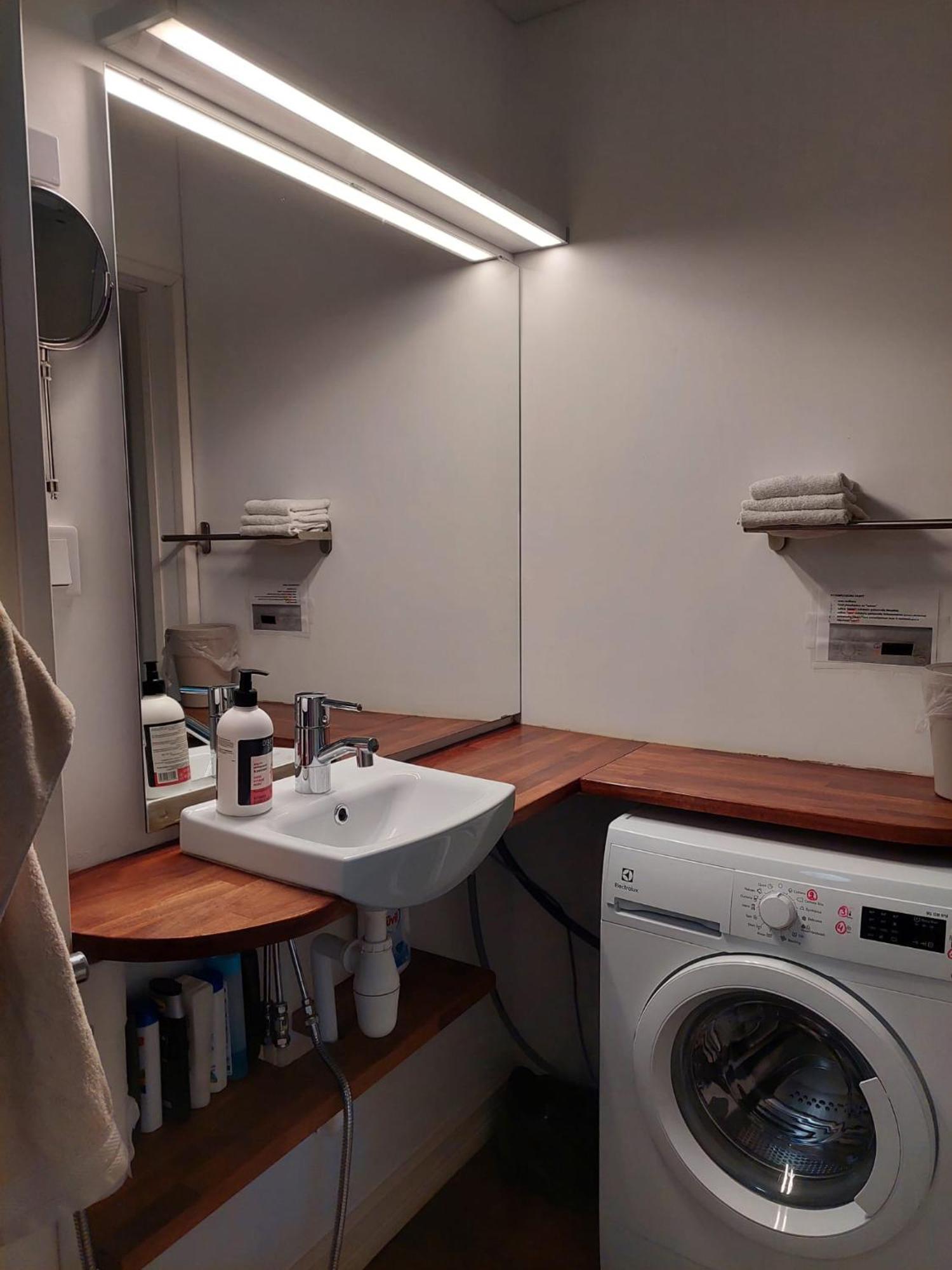 Remontoitu Asunto Vanhassa Talossa - Renovated Apartment At The Heart Of 투르쿠 외부 사진